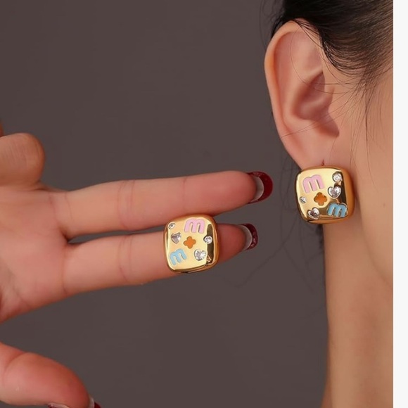 Gold Stud Earrings with M Accents and rhinestone hearts luxury designer … - Picture 4 of 4